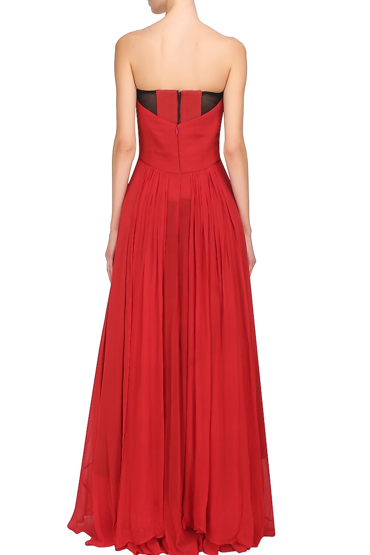Crimson red tube pleated fit and flared gown available only at Pernia's Pop Up Shop.