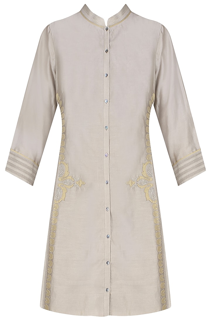 Ash grey handcut motif back winged tall shirt available only at Pernia's Pop Up Shop.