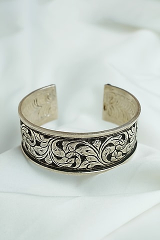 Oxidised Silver Finish Floral Chittai Openable Cuff In Sterling Silver by Swadeshi Pitara