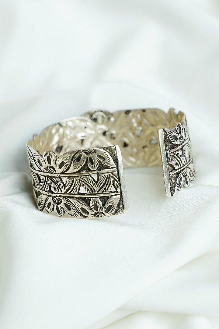 Silver Finish Emerald Green Gemstone Chittai Openable Cuff In Sterling Silver by Swadeshi Pitara at Pernia's Pop Up Shop