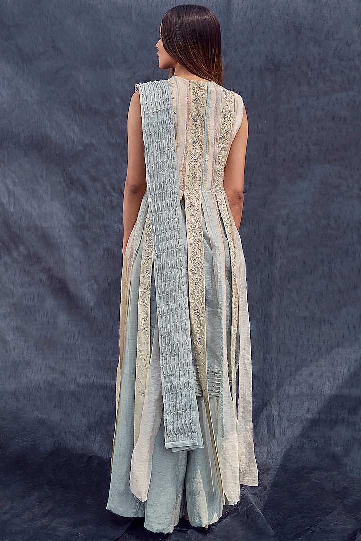 Sea Green Embroidered Kurta Set by Synonym at Pernia's Pop Up Shop