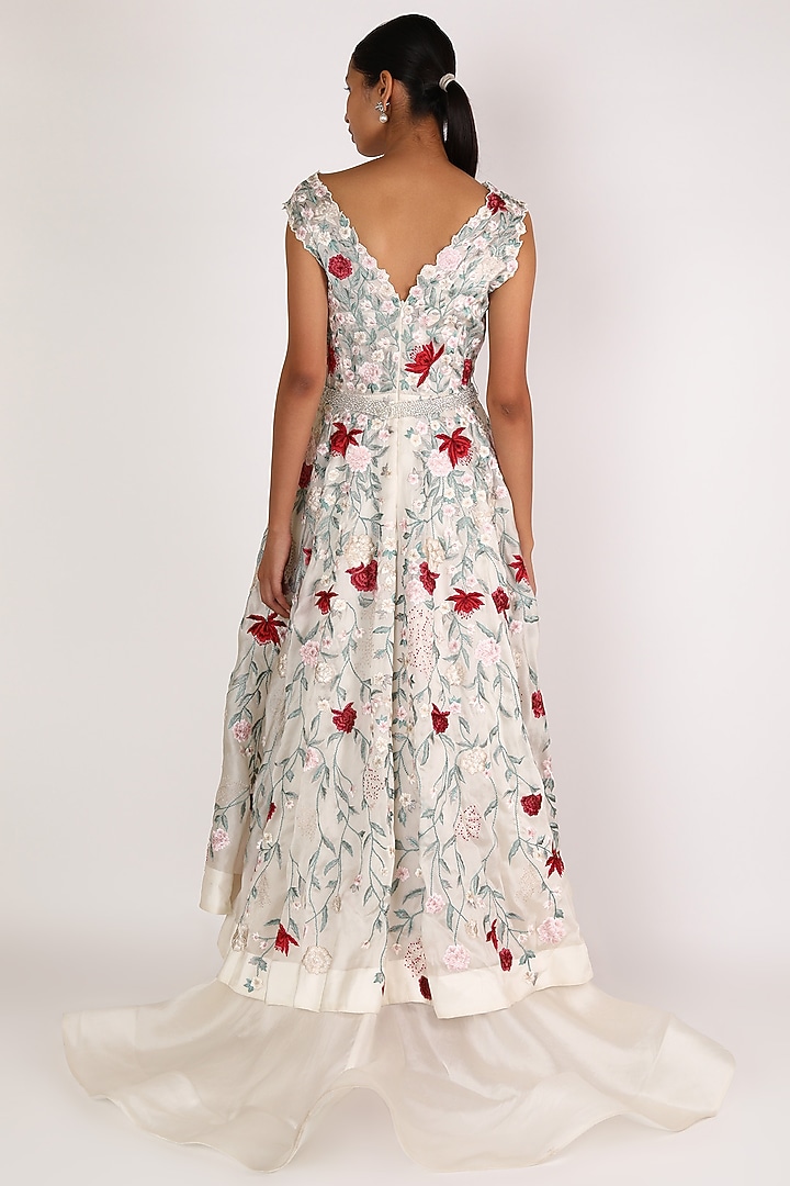 White Floral Embroidered Wedding Gown by SHRIYA SOM at Pernia's Pop Up Shop