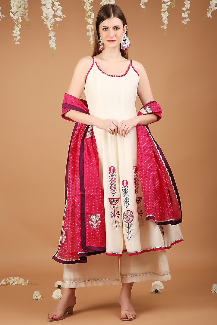 Off-White Chanderi Kurta Set by Taara