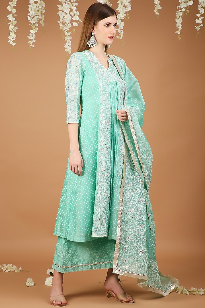 Sea Green Chanderi Embroidered Kurta Set by Taara at Pernia's Pop Up Shop