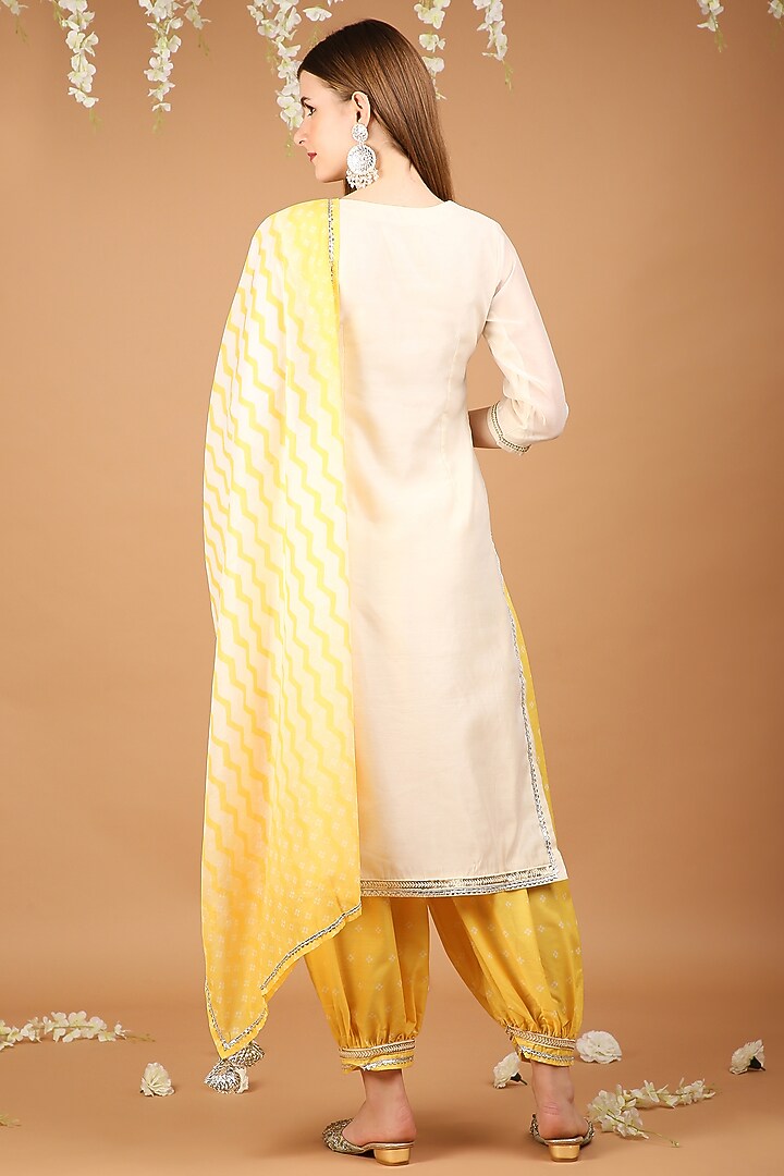 Off-White Chanderi Afghani Kurta Set by Taara at Pernia's Pop Up Shop