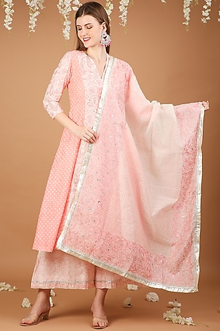 Neyon Pink Chanderi Embroidered Kurta Set by Taara