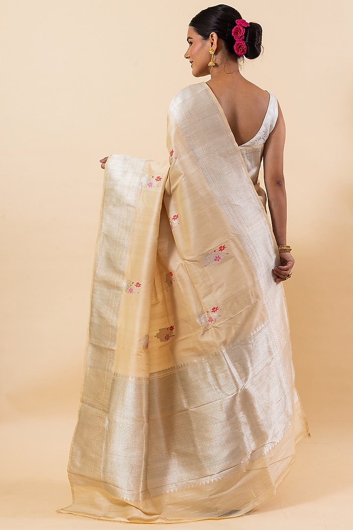 Beige Tussar Silk Handloom Wedding Saree Set by Taba Kashi By Artika Shah at Pernia's Pop Up Shop