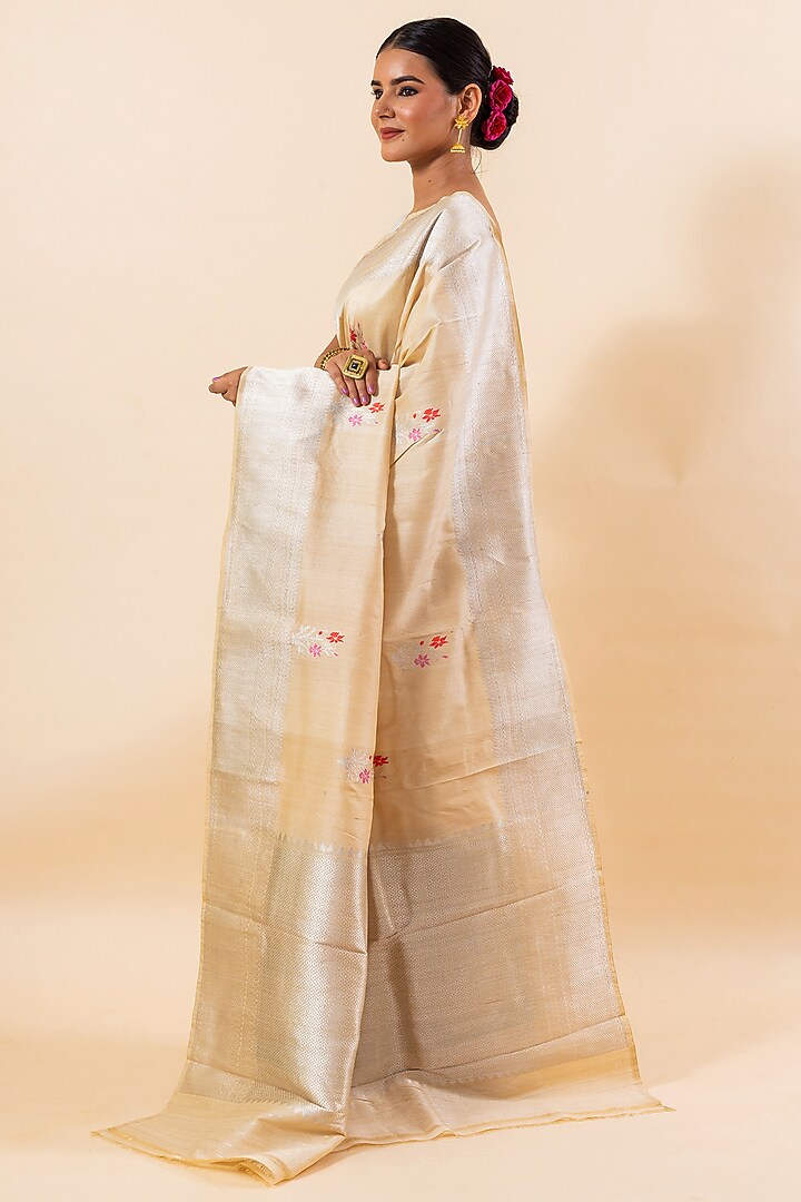 Beige Tussar Silk Handloom Wedding Saree Set by Taba Kashi By Artika Shah at Pernia's Pop Up Shop