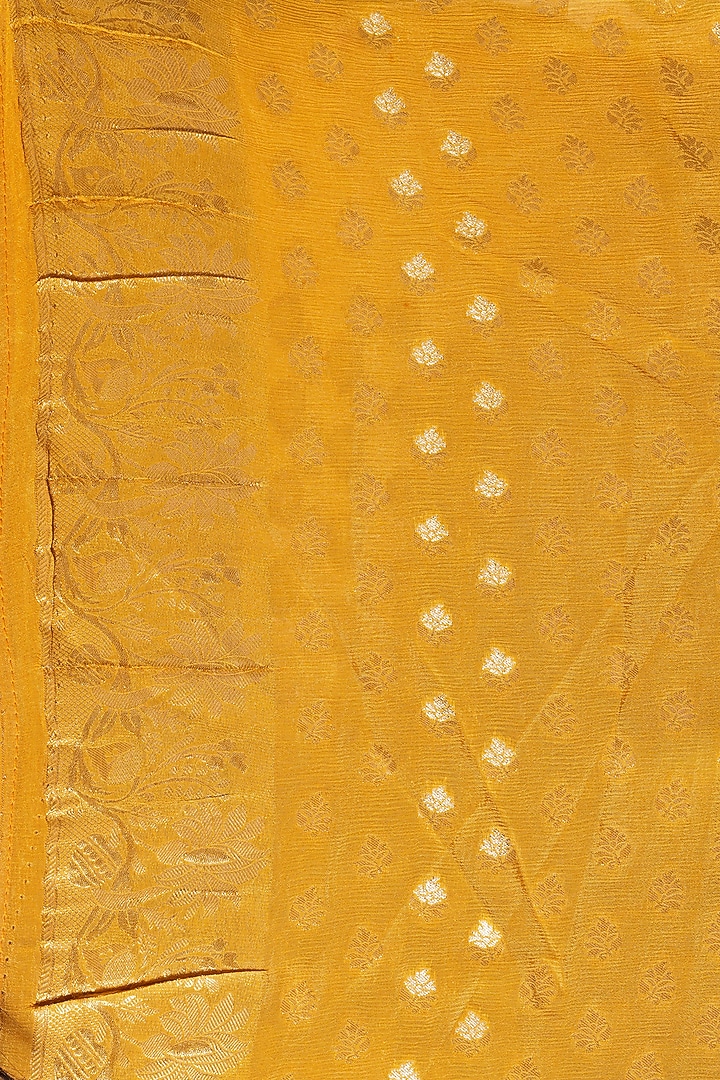 Mustard Crepe Wrinkled Festive Saree Set by Taba Kashi By Artika Shah at Pernia's Pop Up Shop