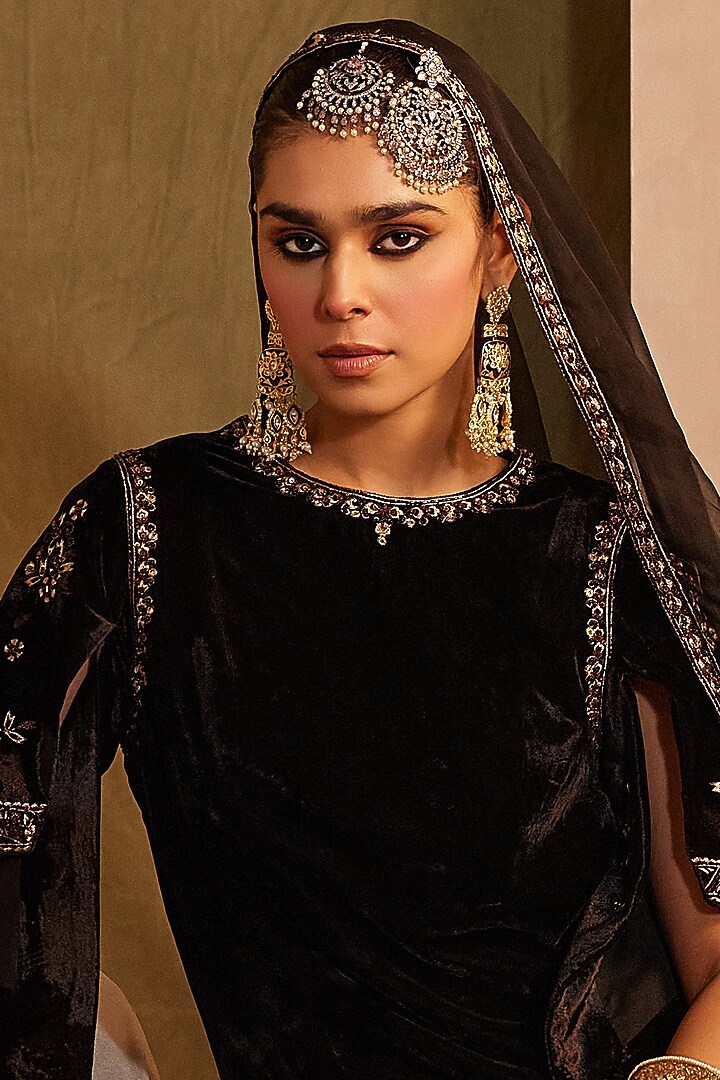 Midnight Black Silk Velvet Hand Embellished Long Kurta Set by TABEER INDIA at Pernia's Pop Up Shop