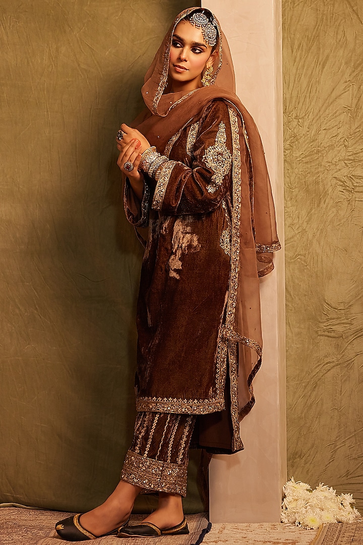 Hazelnut Brown Silk Velvet Sequins & Cutdana Embellished Kurta Set by TABEER INDIA