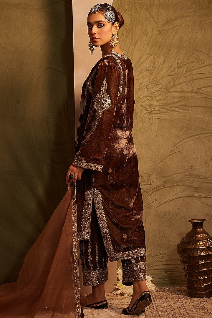 Hazelnut Brown Silk Velvet Sequins & Cutdana Embellished Kurta Set by TABEER INDIA at Pernia's Pop Up Shop