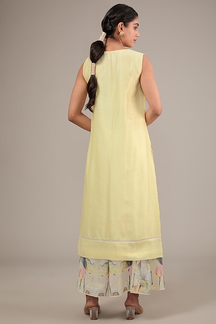 White Chanderi Floral Printed Jacket Set by TABEER INDIA at Pernia's Pop Up Shop