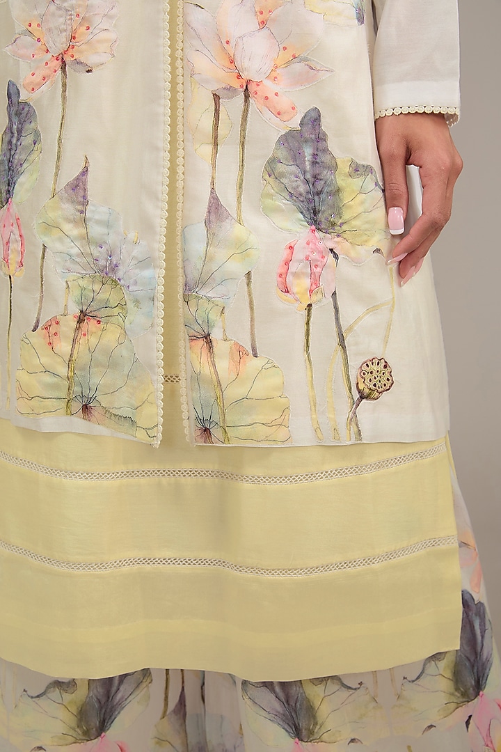 White Chanderi Floral Printed Jacket Set by TABEER INDIA at Pernia's Pop Up Shop