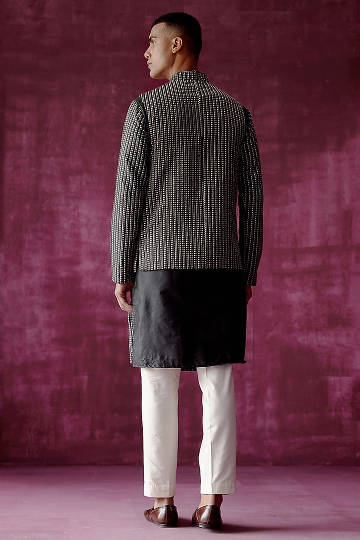 Black Cotton Silk Embroidered Bundi Jacket Set by Pouli Pret Men at Pernia's Pop Up Shop
