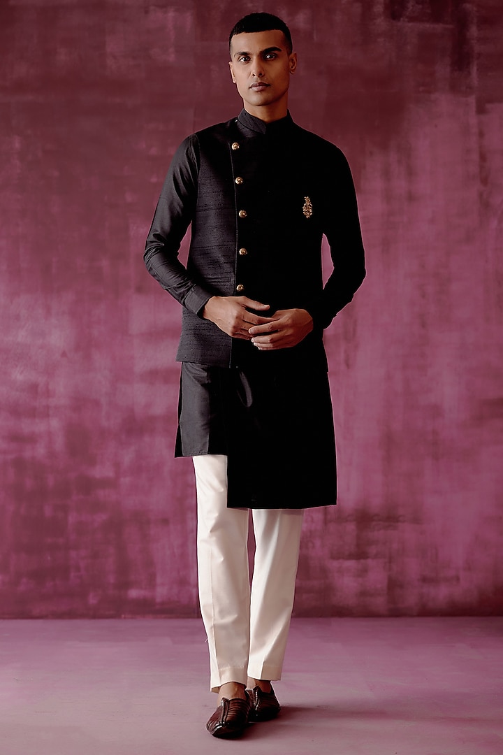 Black Handwoven Raw Silk Zardosi Embroidered Bundi Jacket Set by Pouli Pret Men