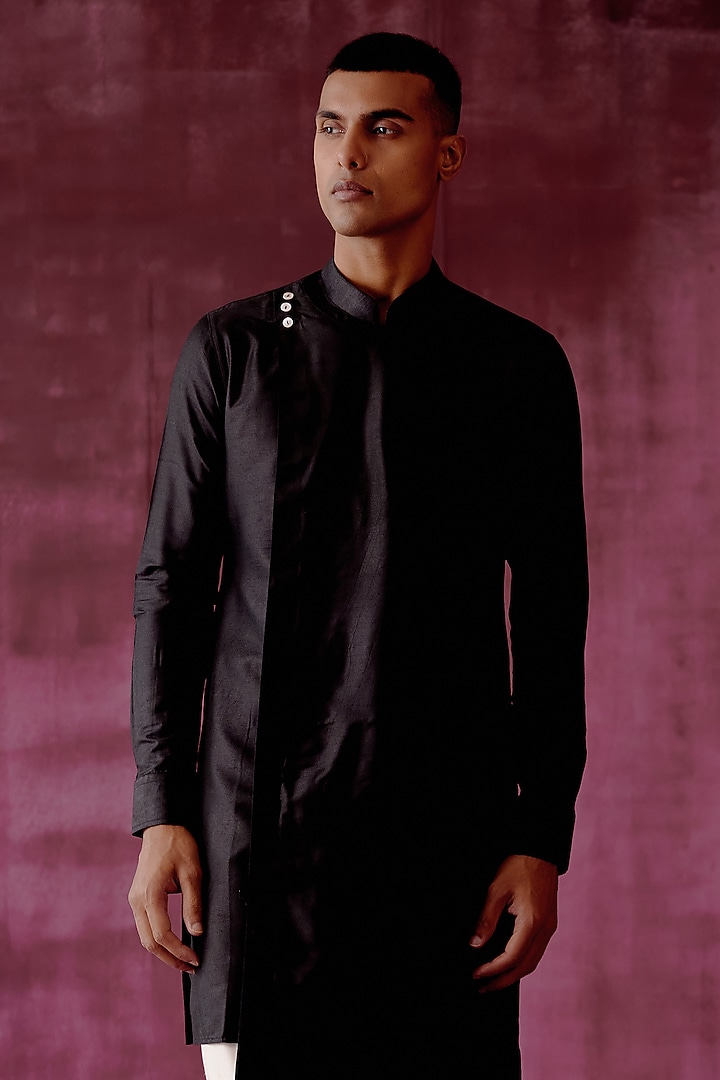 Black Cotton Satin Asymmetric Kurta Set by Pouli Pret Men at Pernia's Pop Up Shop