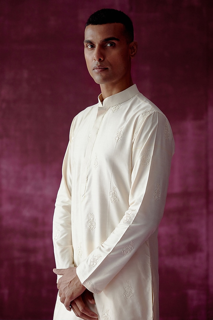 Off-White Cotton Silk Sequins Hand Embroidered Kurta Set by Pouli Pret Men at Pernia's Pop Up Shop