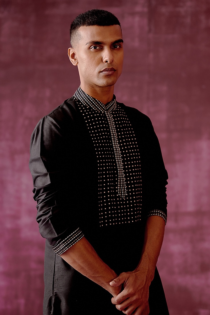 Black Cotton Silk Tonal Embroidered Kurta Set by Pouli Pret Men at Pernia's Pop Up Shop