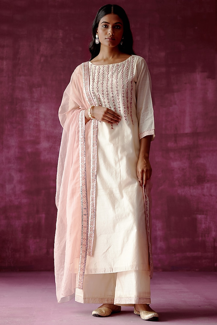 Off-White Embroidered Kurta Set by POULI at Pernia's Pop Up Shop