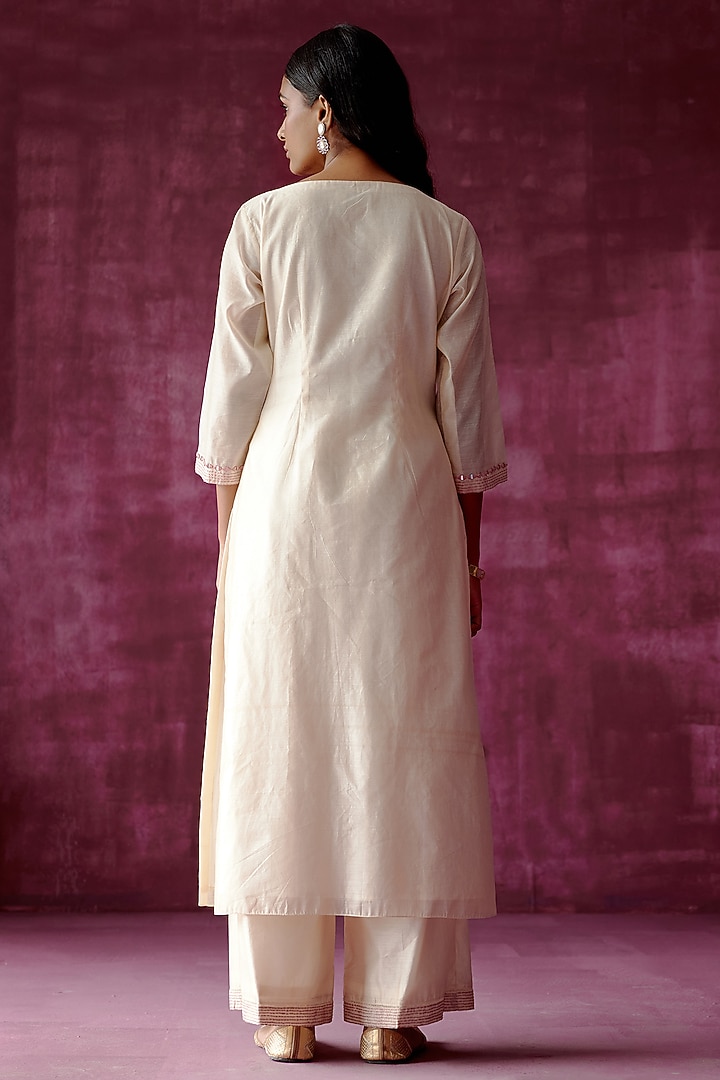 Off-White Embroidered Kurta Set by POULI at Pernia's Pop Up Shop