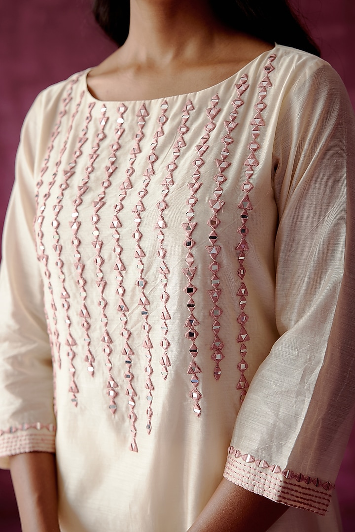 Off-White Embroidered Kurta Set by POULI at Pernia's Pop Up Shop