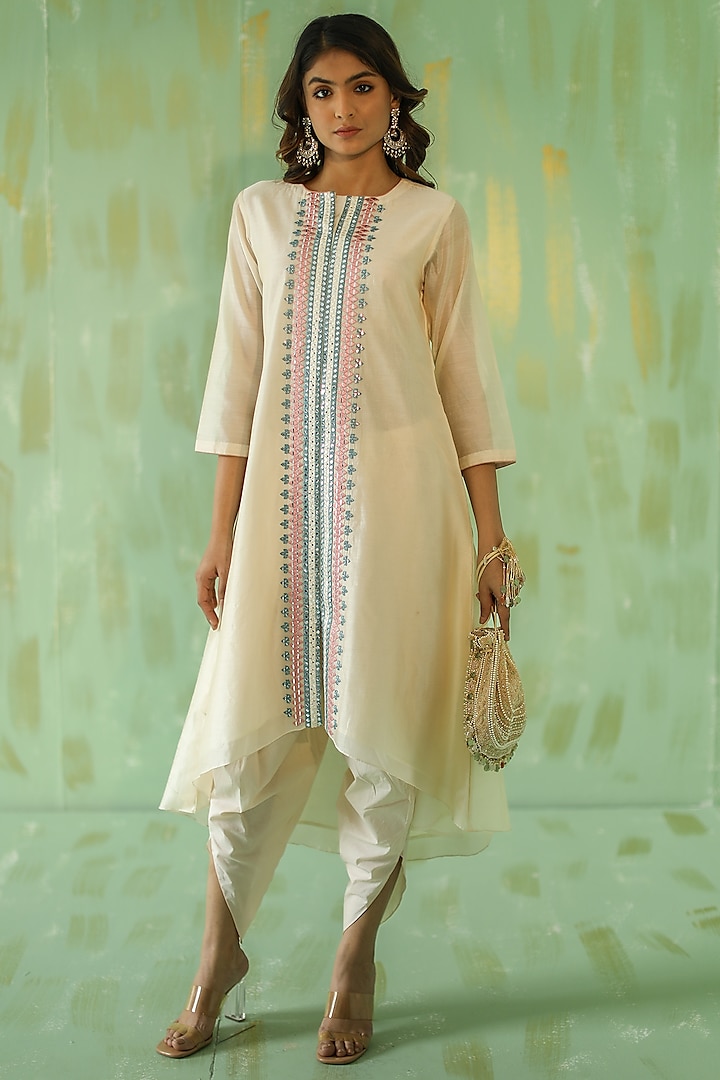 Off-White Embroidered Kurta Set by Pouli Pret at Pernia's Pop Up Shop