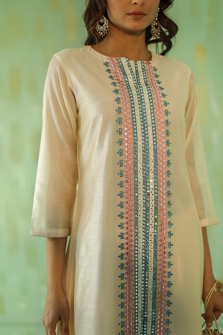 Off-White Embroidered Kurta Set by POULI at Pernia's Pop Up Shop