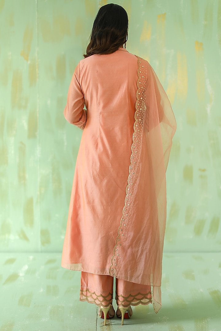 Vintage Pink Embroidered Kurta Set by POULI at Pernia's Pop Up Shop