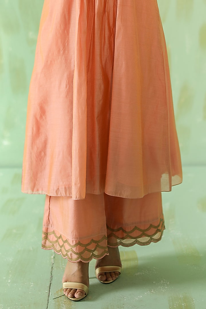 Vintage Pink Embroidered Kurta Set by POULI at Pernia's Pop Up Shop