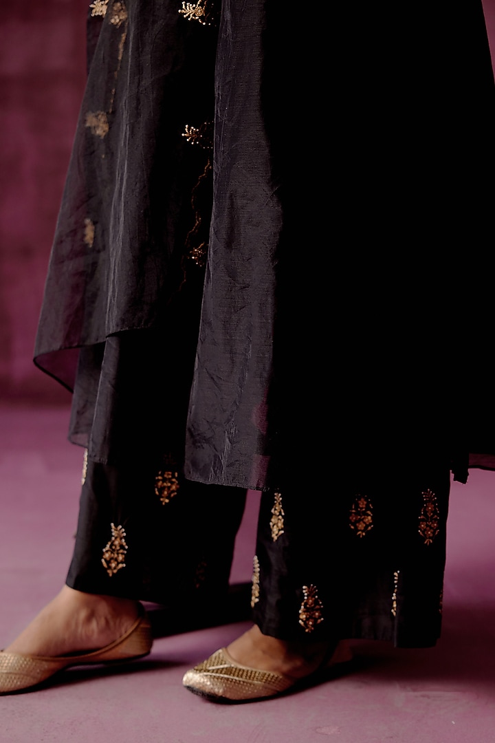 Black Hand Embroidered Kurta Set by POULI at Pernia's Pop Up Shop