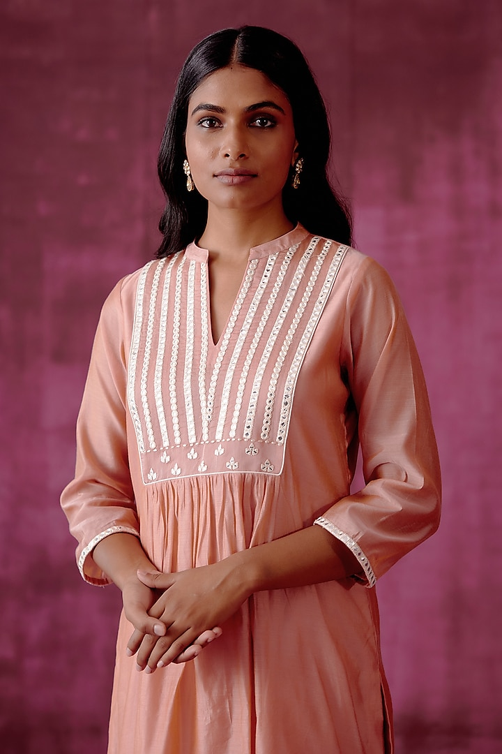 Vintage Pink Embroidered Kurta Set by POULI at Pernia's Pop Up Shop