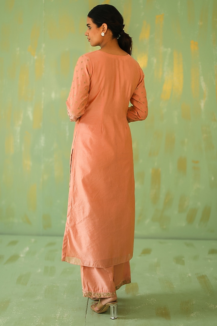 Vintage Pink Resham Embroidered Kurta Set by POULI at Pernia's Pop Up Shop