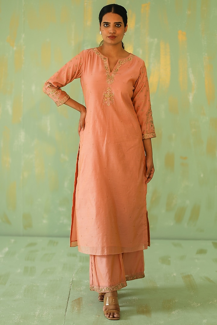 Vintage Pink Resham Embroidered Kurta Set by POULI at Pernia's Pop Up Shop