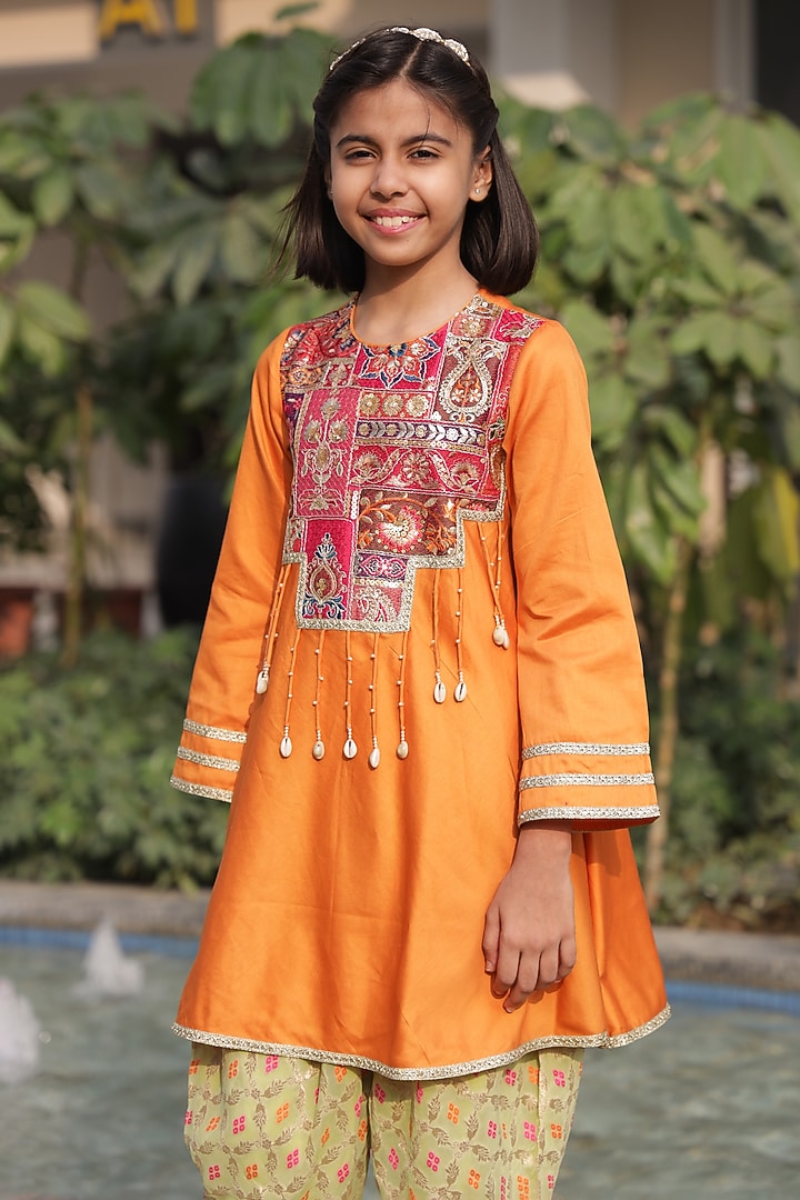 Orange Cotton Silk Dori Embroidered Kurta Set For Girls by Taber Tikri at Pernia's Pop Up Shop
