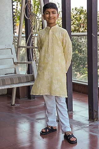 Lemon Yellow Pure Mul Chanderi Floral Boota Embroidered Kurta Set For Boys by Taber Tikri