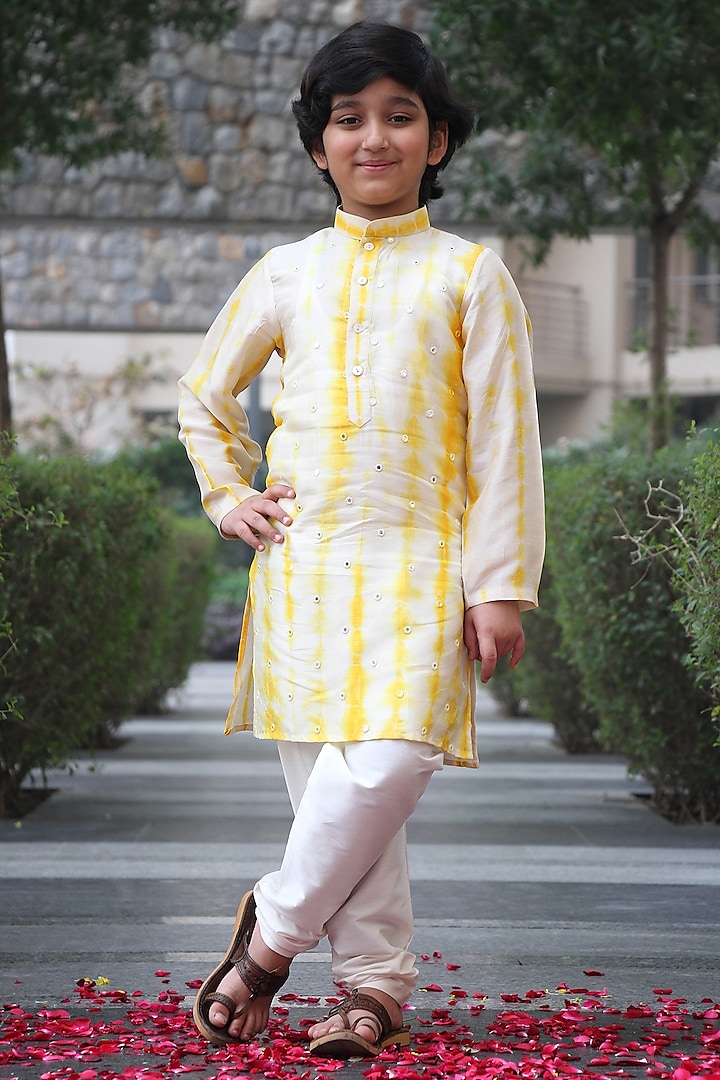 Yellow Cotton Silk Shibori Kurta Set For Boys by Taber Tikri at Pernia's Pop Up Shop