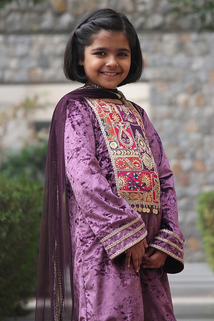 Purple Velvet Thread Embroidered Kurta Set For Girls by Taber Tikri at Pernia's Pop Up Shop