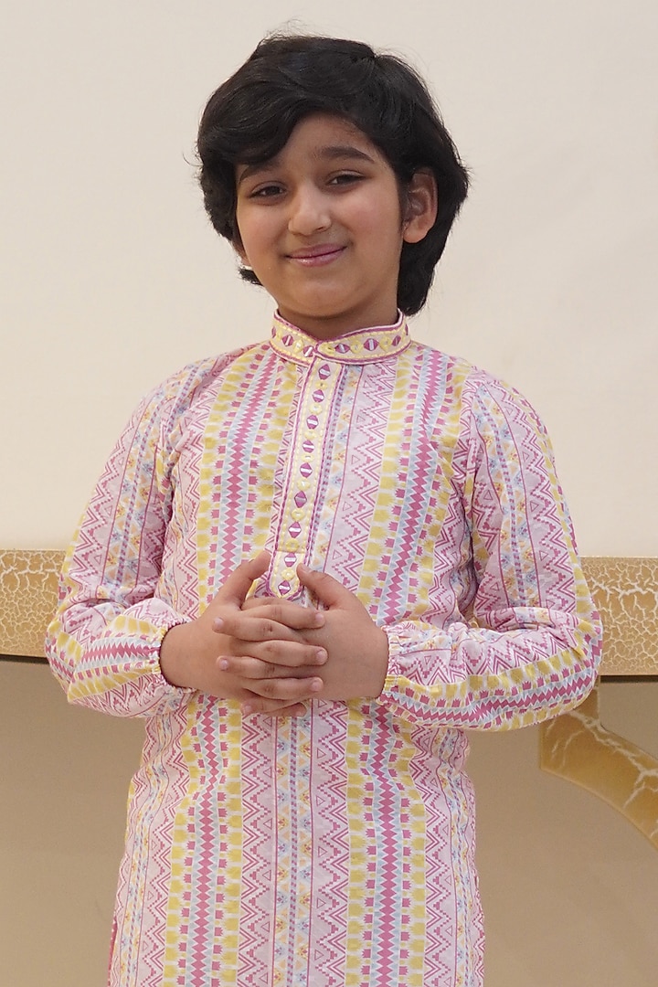 Pink Cotton Printed & Embroidered Kurta Set For Boys by Taber Tikri at Pernia's Pop Up Shop