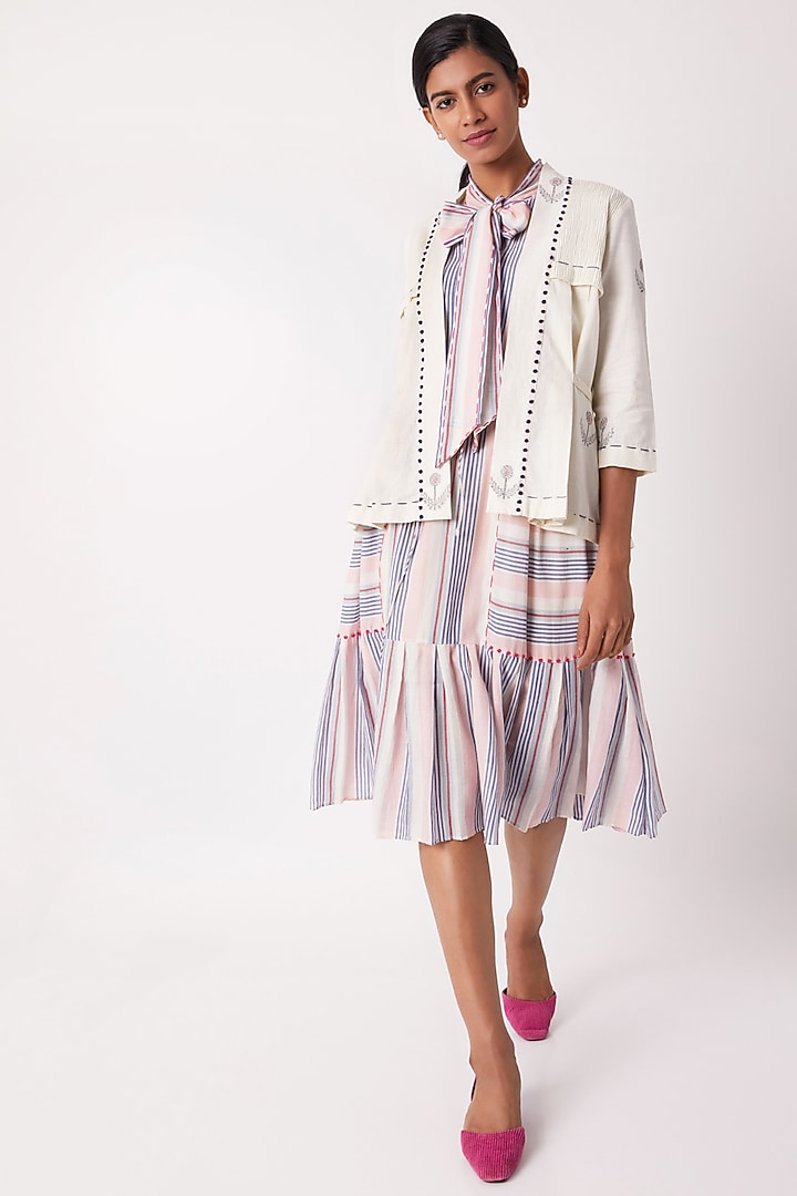Off White Jamdani Wrap Overlayer by Tahweave at Pernia's Pop Up Shop