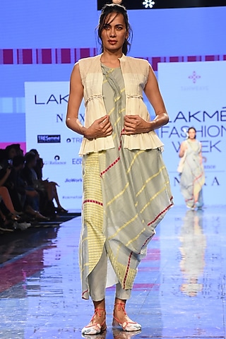 Off White Pleated Short Overlayer Top by Tahweave