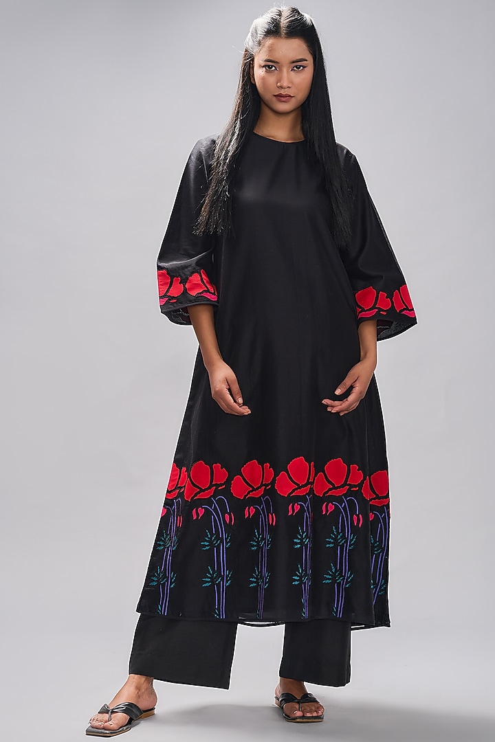 Black Embroidered Party Wear Anarkali Set by Taika By Poonam Bhagat at Pernia's Pop Up Shop
