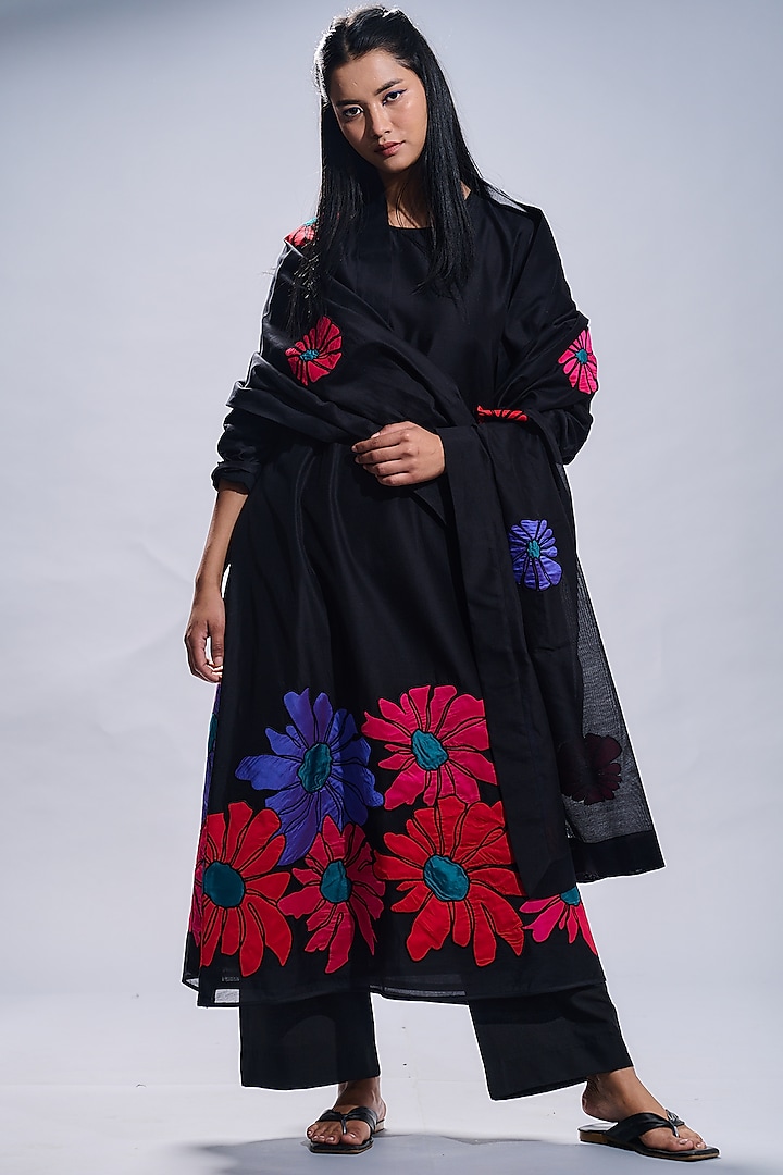 Black Floral Embroidered Anarkali Set by Taika By Poonam Bhagat at Pernia's Pop Up Shop