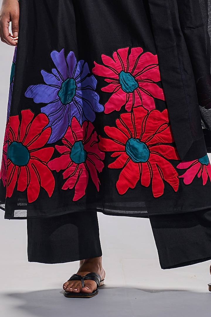 Black Floral Embroidered Party Wear Anarkali Set by Taika By Poonam Bhagat at Pernia's Pop Up Shop