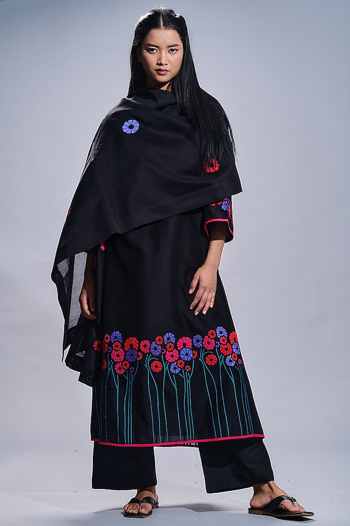 Black Chanderi Embroidered Anarkali Set by Taika By Poonam Bhagat at Pernia's Pop Up Shop