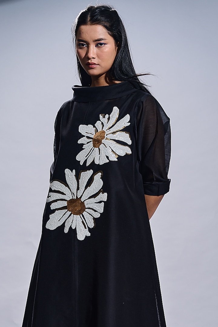 Black Hand Embroidered Tunic Set by Taika By Poonam Bhagat at Pernia's Pop Up Shop