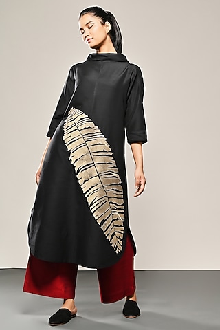 Black Cotton Silk Leaf Embroidered Tunic Set by TAIKA by Poonam Bhagat