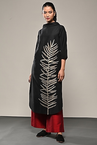 Black Cotton Silk Leaf Embroidered Tunic Set by TAIKA by Poonam Bhagat