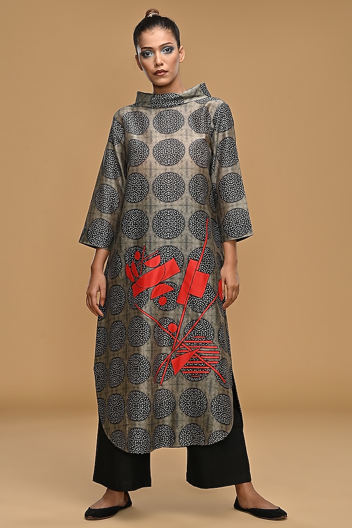 Grey Blended Silk Printed & Embroidered Tunic Set by TAIKA by Poonam Bhagat