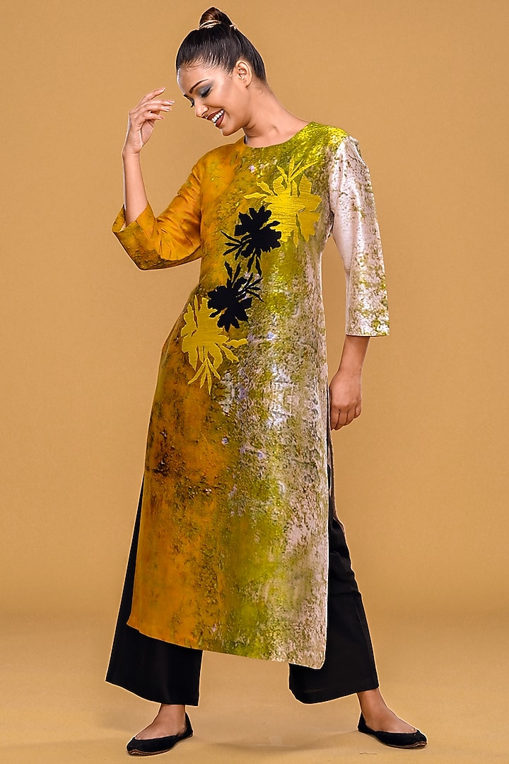 Yellow & Cream Blended Silk Printed Tunic Set by Taika By Poonam Bhagat